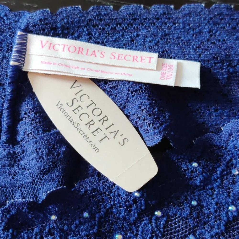 NWT Lot of 3 Victoria's Secret Thongs Size ONE SIZE - Picture 2 of 4